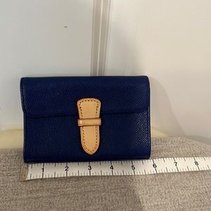 Dooney and Bourke clutch